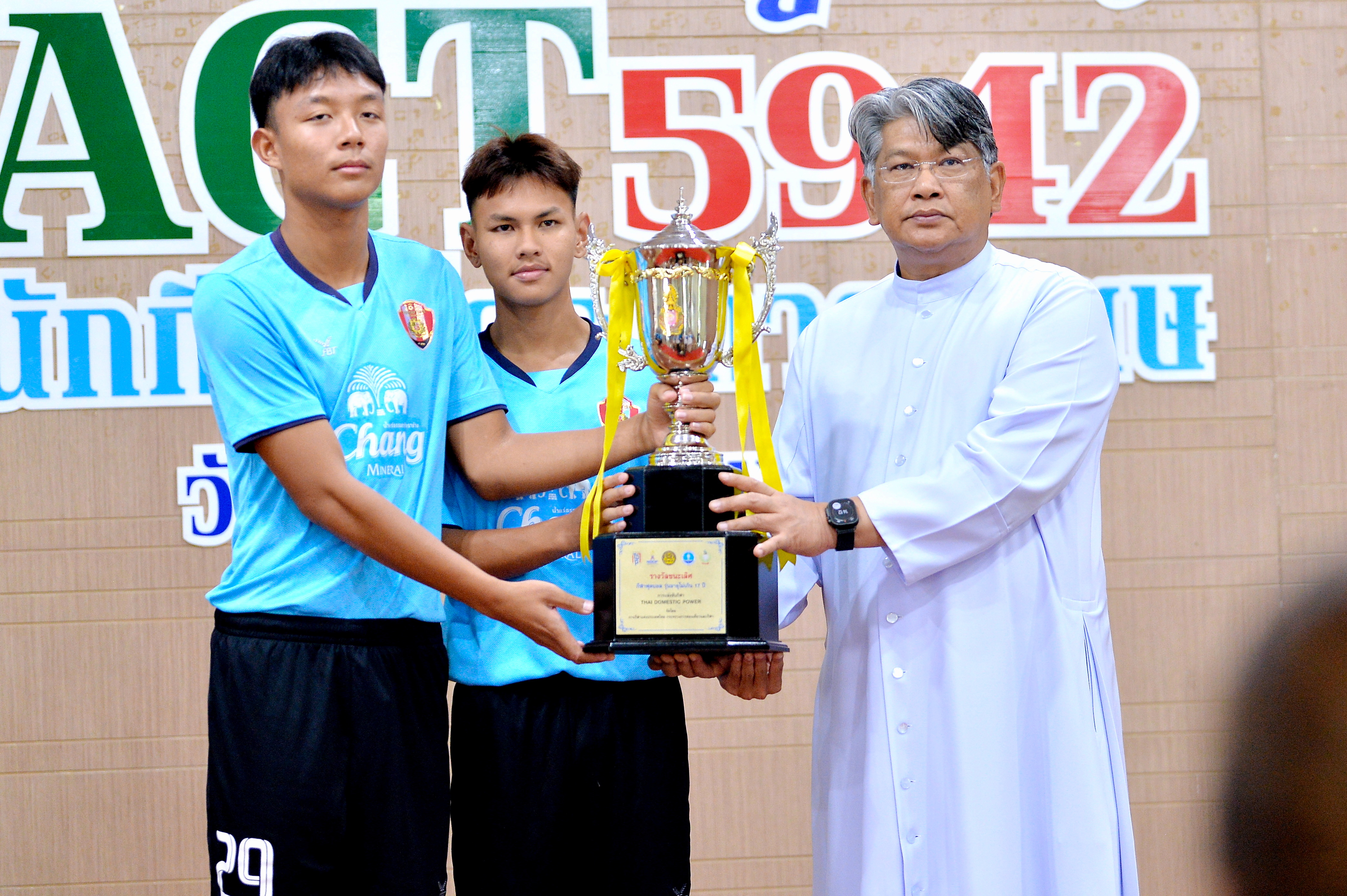  พิธีรับมอบถ้วยรางวัลพระราชทาน ชนะเลิศ การแข่งขันฟุตบอลรายการ TDP Youth Football Tournament 2025 