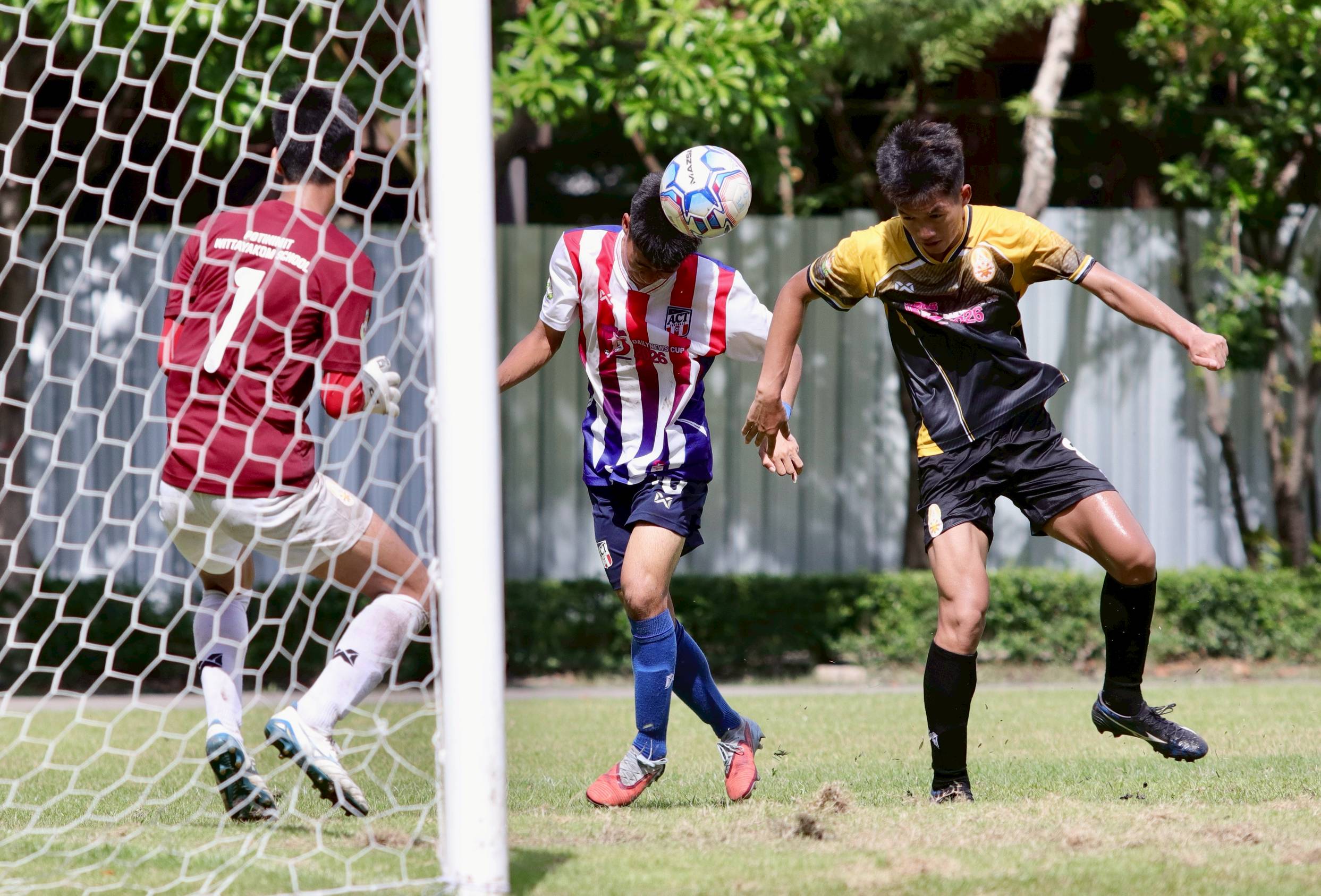 อัสสัมชัญธนบุรี ชนะ โพธินิมิต 3-0 ในฟุตบอลนักเรียนกรมพลศึกษา 18 ปี ก 