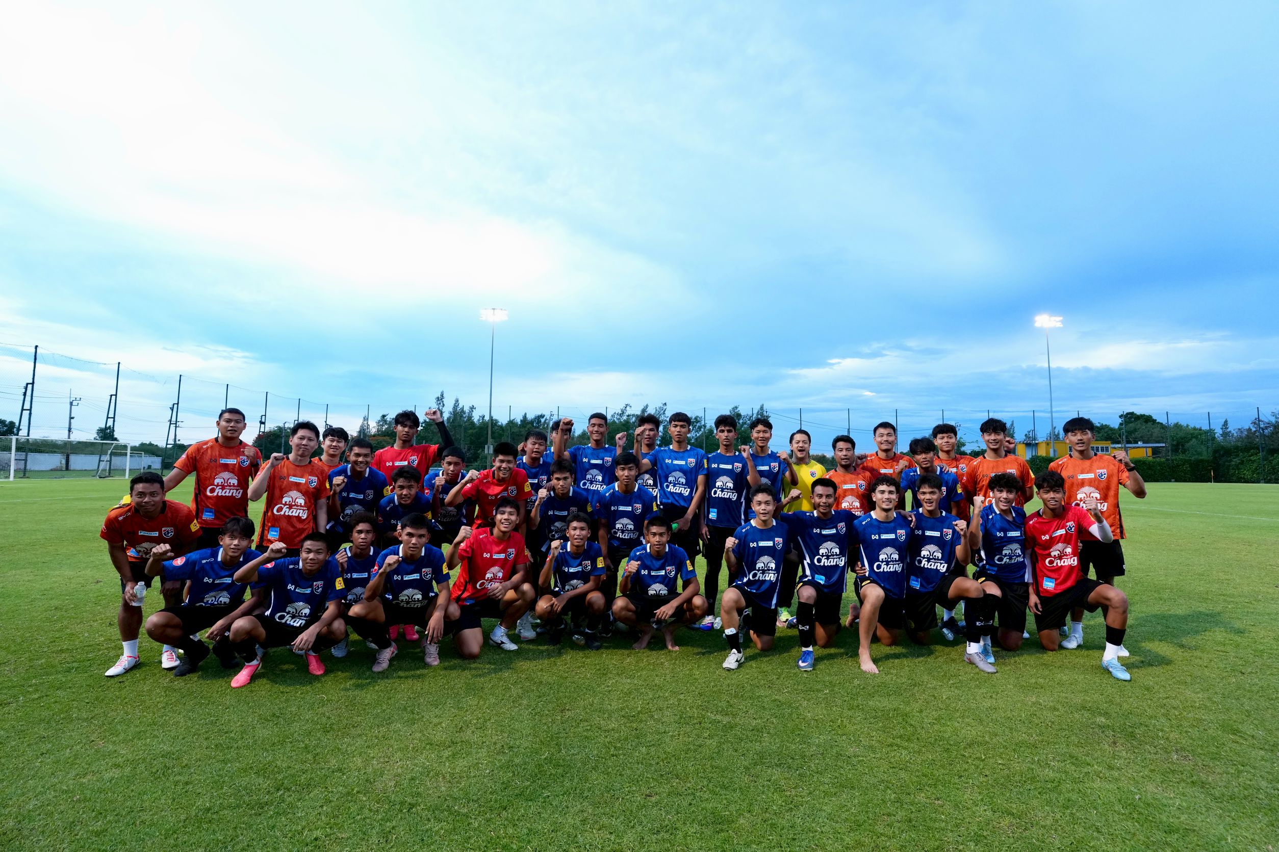  7 แข้งเจ้าสัวน้อย พาเหรดติดทีมชาติไทย U17 เก็บตัวรอบสองเพื่อเตรียมชิงแชมป์เอเชีย 