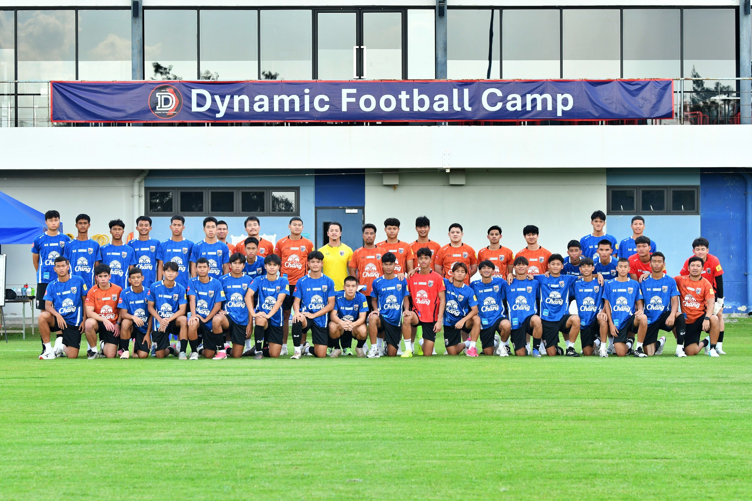  8 นักเตะเจ้าสัวน้อย มีชื่อติดทีมฟุตบอลชายทีมชาติไทย U17 เก็บตัวฝึกซ้อม เตรียมลุยศึกชิงแชมป์เอเชีย 2027 รอบคัดเลือก 